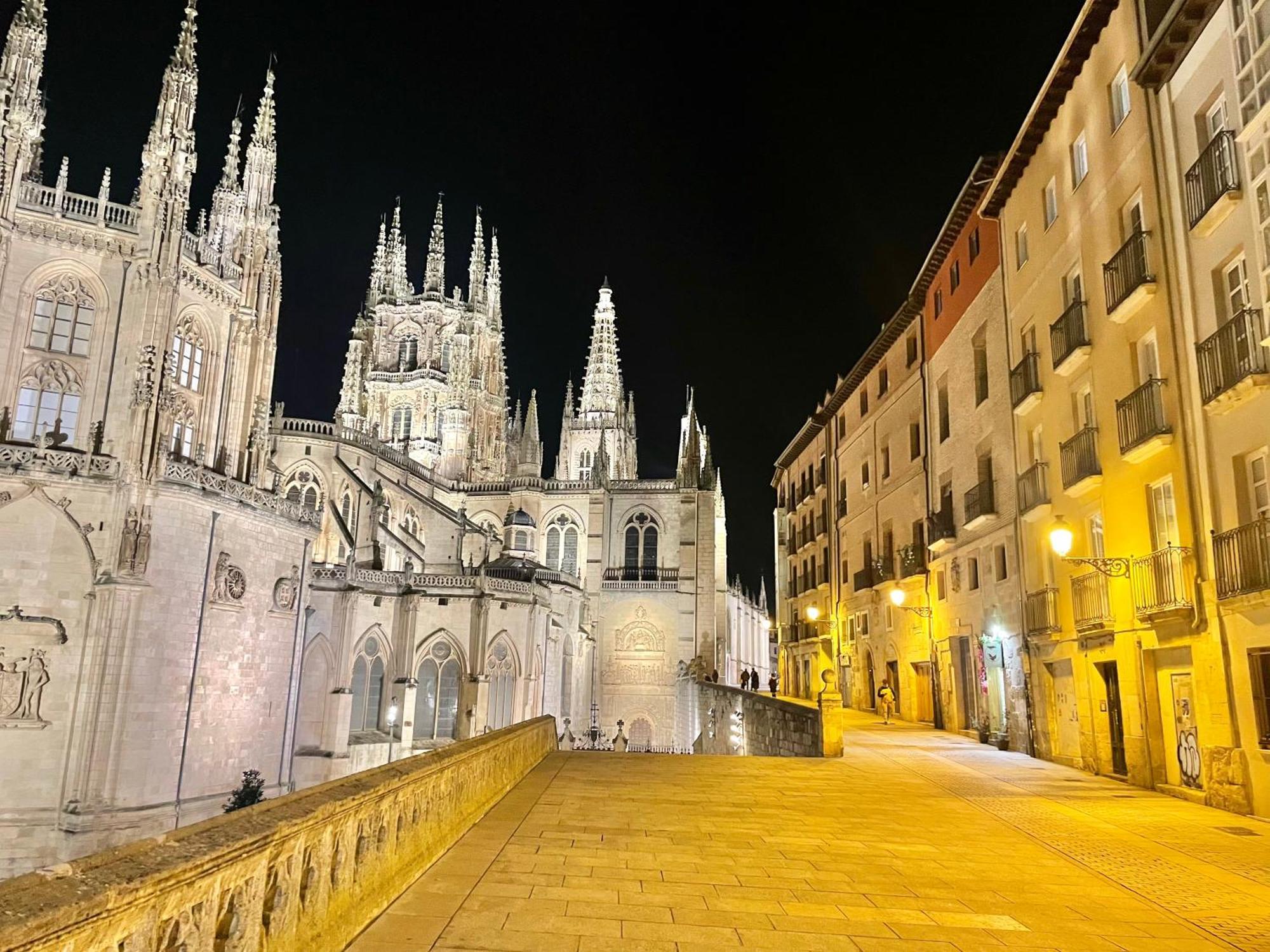 Contemplando La Catedral By Exclusive Burgos Apartments المظهر الخارجي الصورة